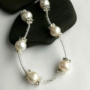 Genuine White Freshwater pearl bracelet 🆕